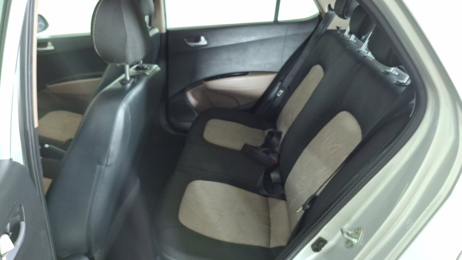 Hyundai Grand I10 2017 - Imagen 14 de 16