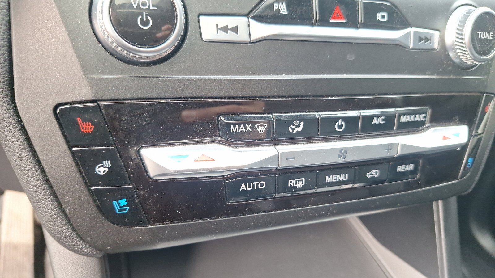Ford Explorer 2021 - Imagen 17 de 17