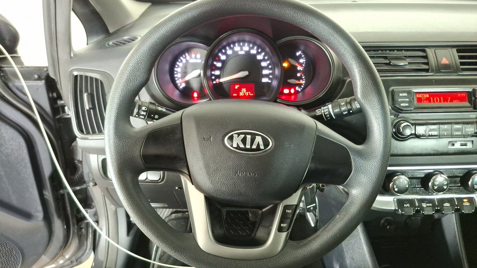 Kia RIO 5 2014 - Imagen 8 de 15