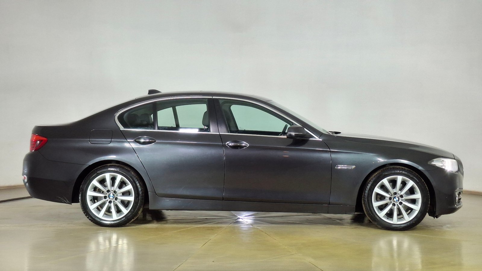 Bmw Serie 5 2017 - Foto 4 de 17