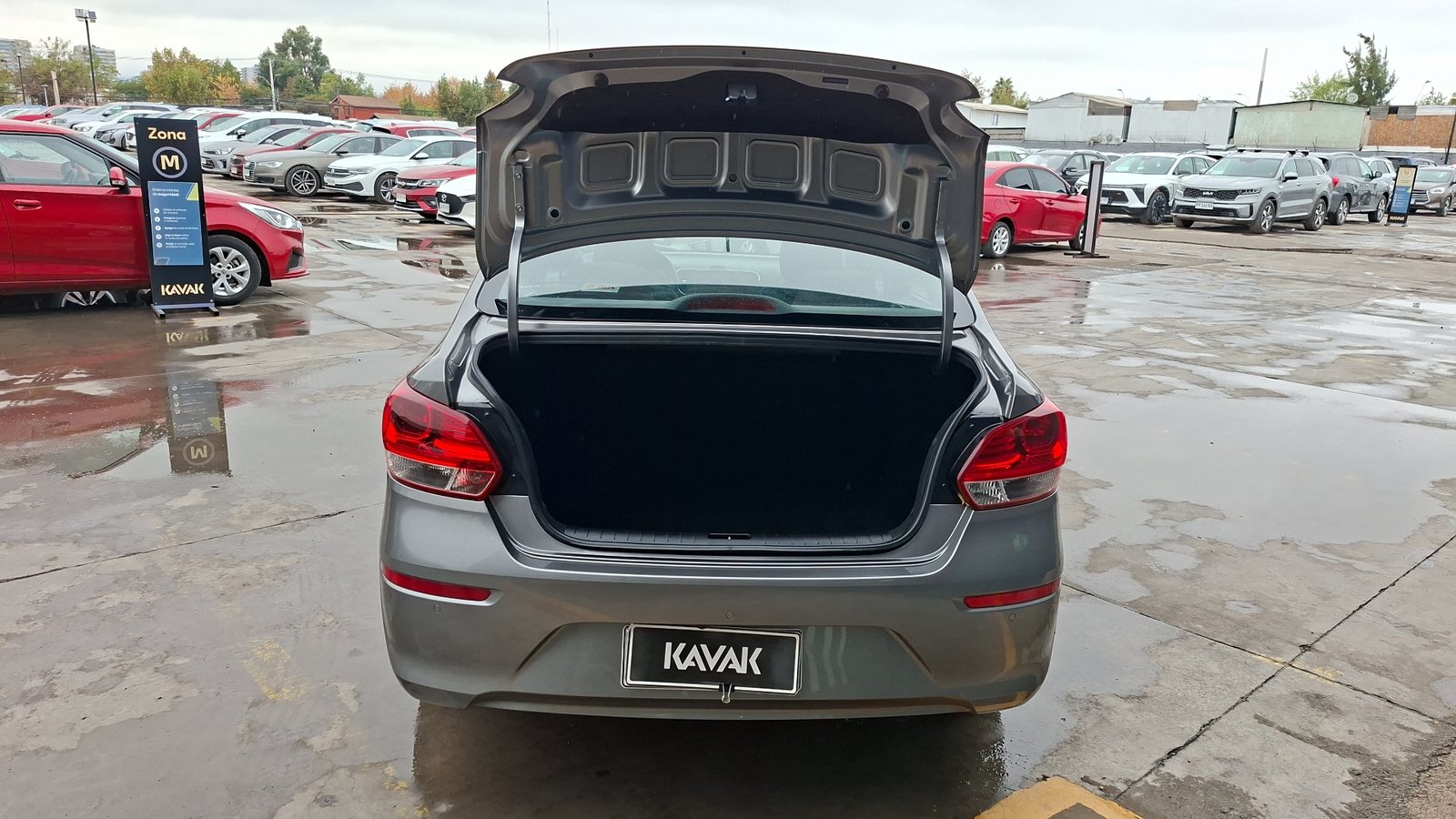 Kia Soluto 2025 - Imagen 4 de 16