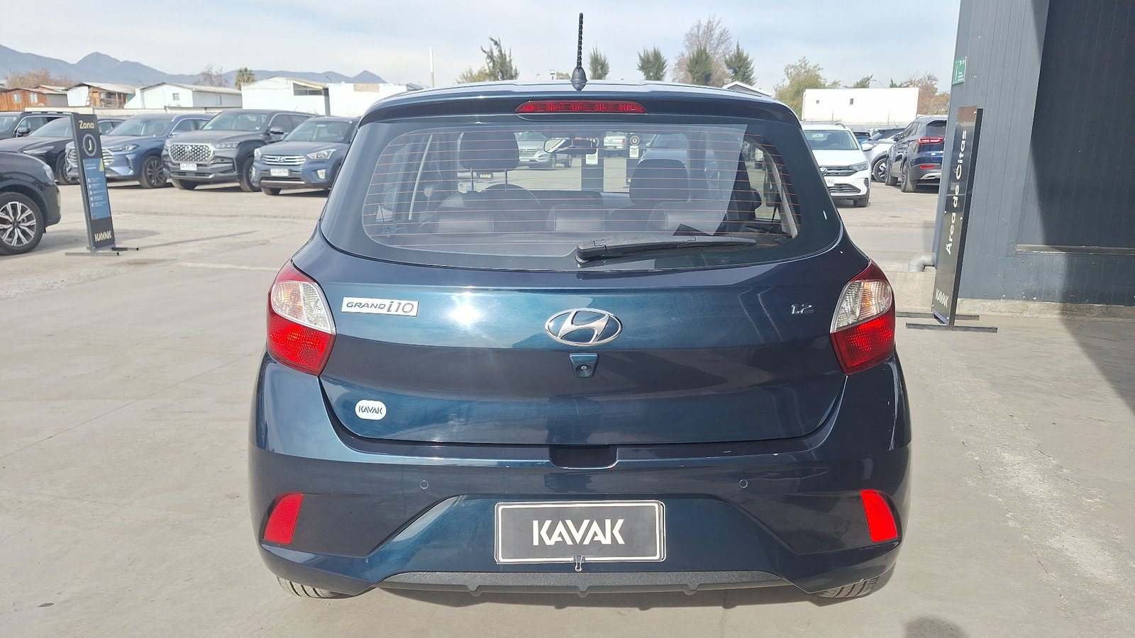 Hyundai Grand I10 2022 - Foto 3 de 15