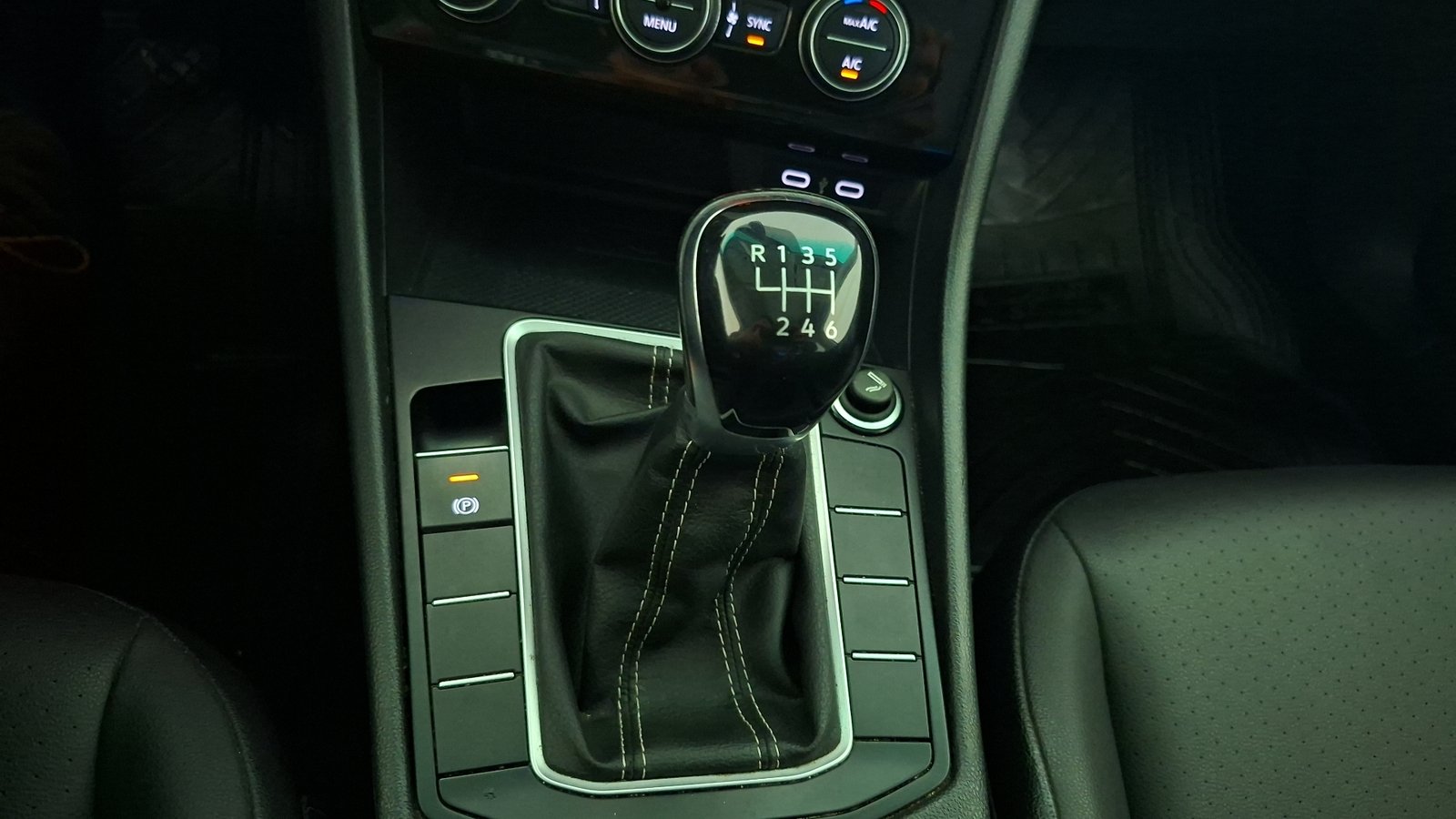 Volkswagen Jetta 2023 - Imagen 12 de 17