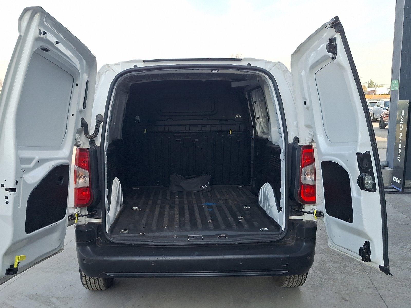 Peugeot Partner 2021 - Foto 4 de 14