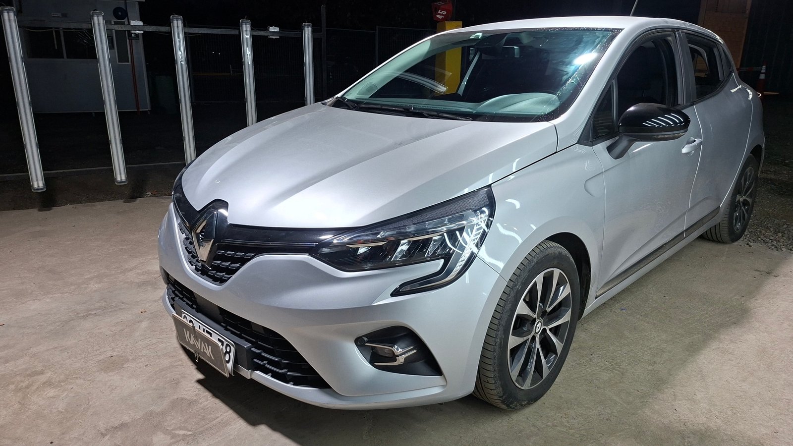 Renault Clio 2023 - Foto 3 de 14