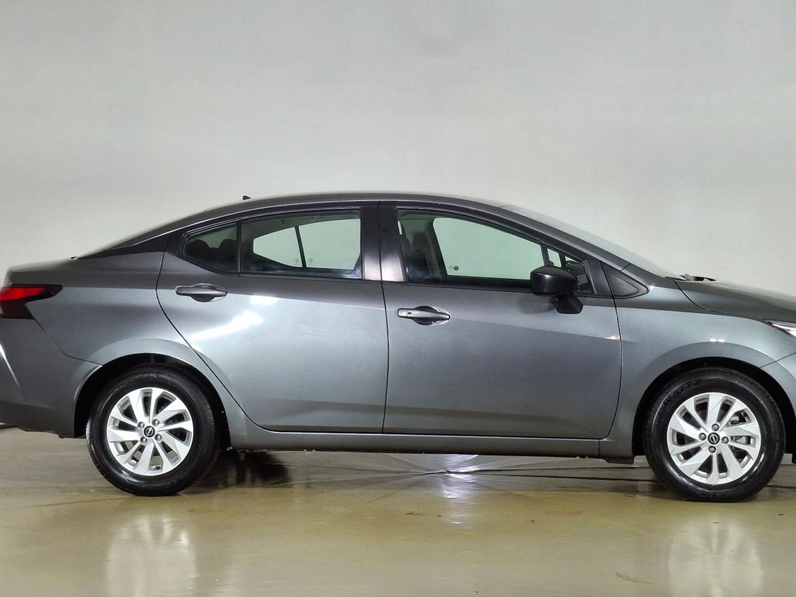 Nissan Versa 2024 - Foto 4 de 15