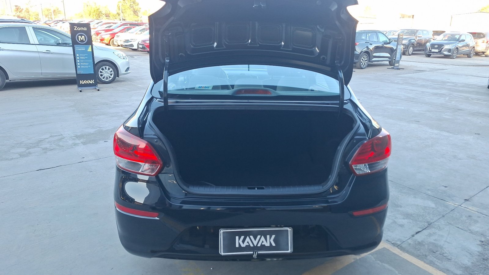 Kia Soluto 2024 - Imagen 4 de 15
