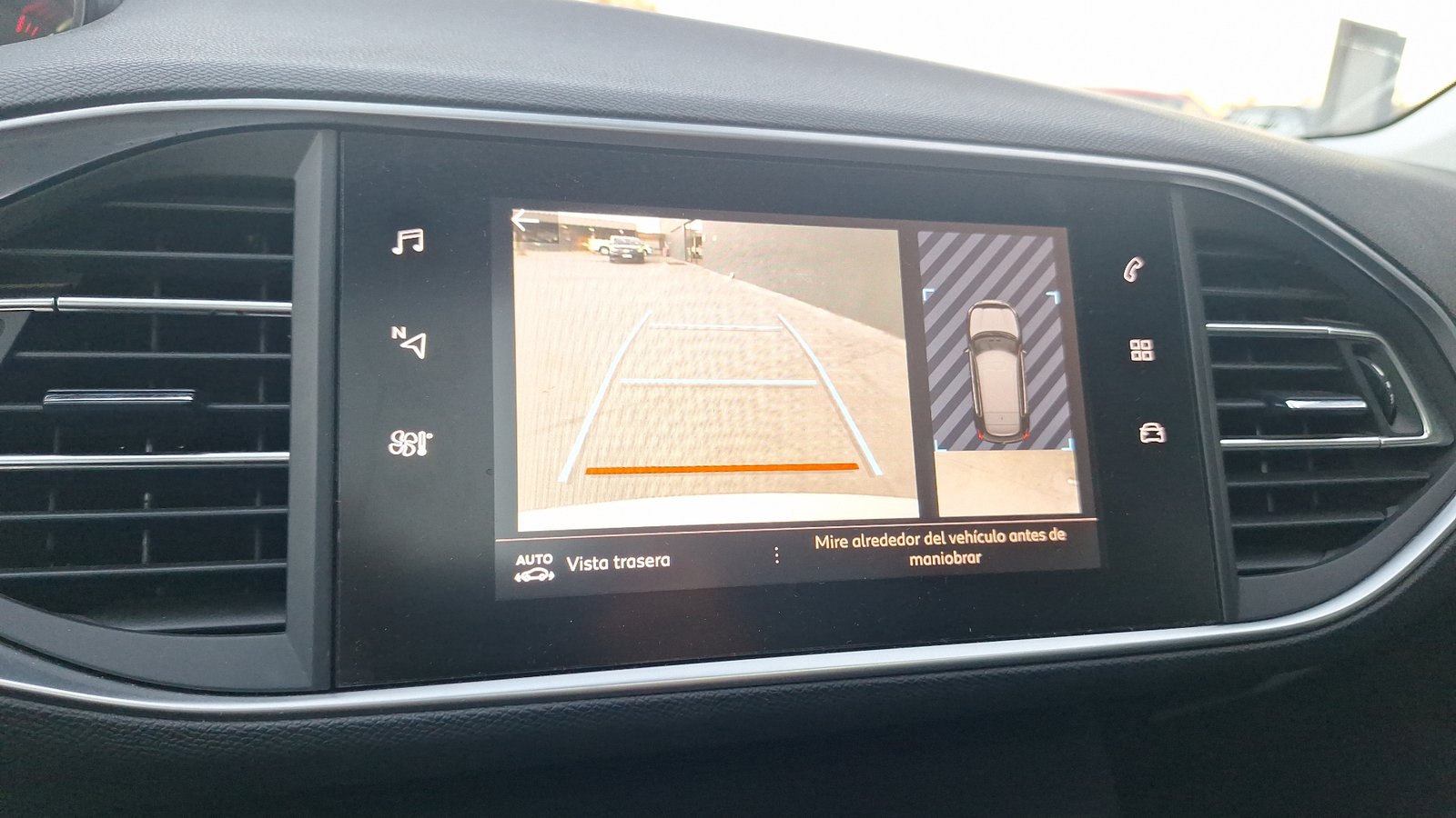 Peugeot 308 2019 - Imagen 12 de 16
