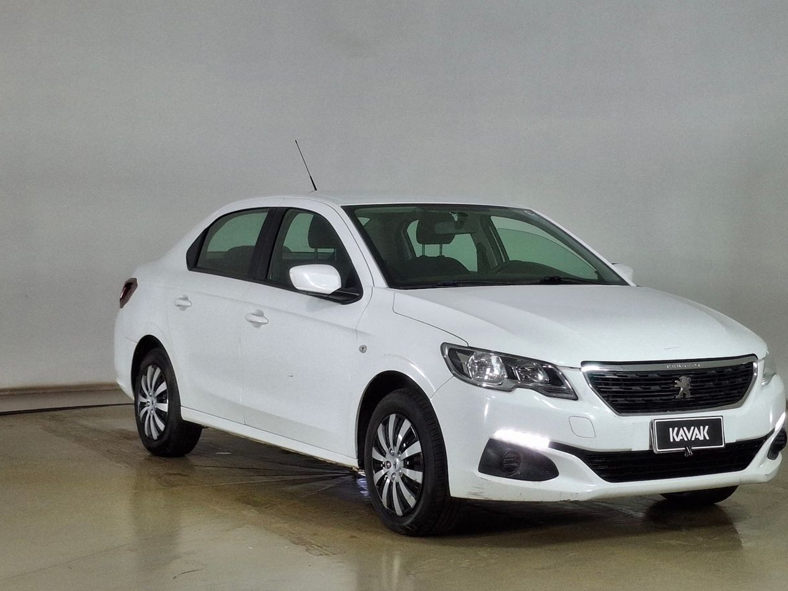 Peugeot 301 2018 - Foto 3 de 15