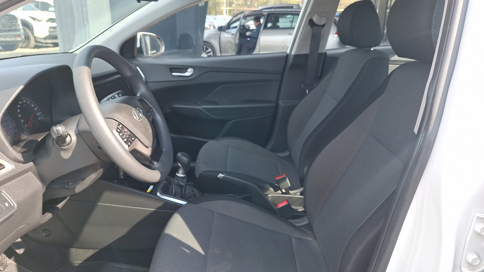 Hyundai Accent 2023 - Imagen 14 de 15