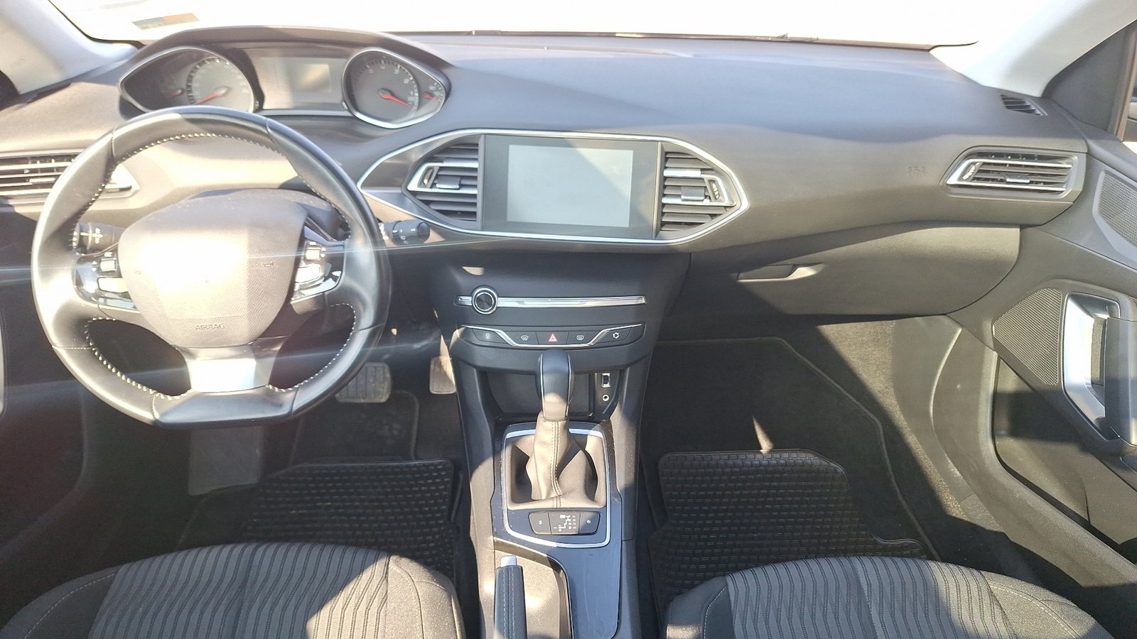 Peugeot 308 2017 - Imagen 6 de 16