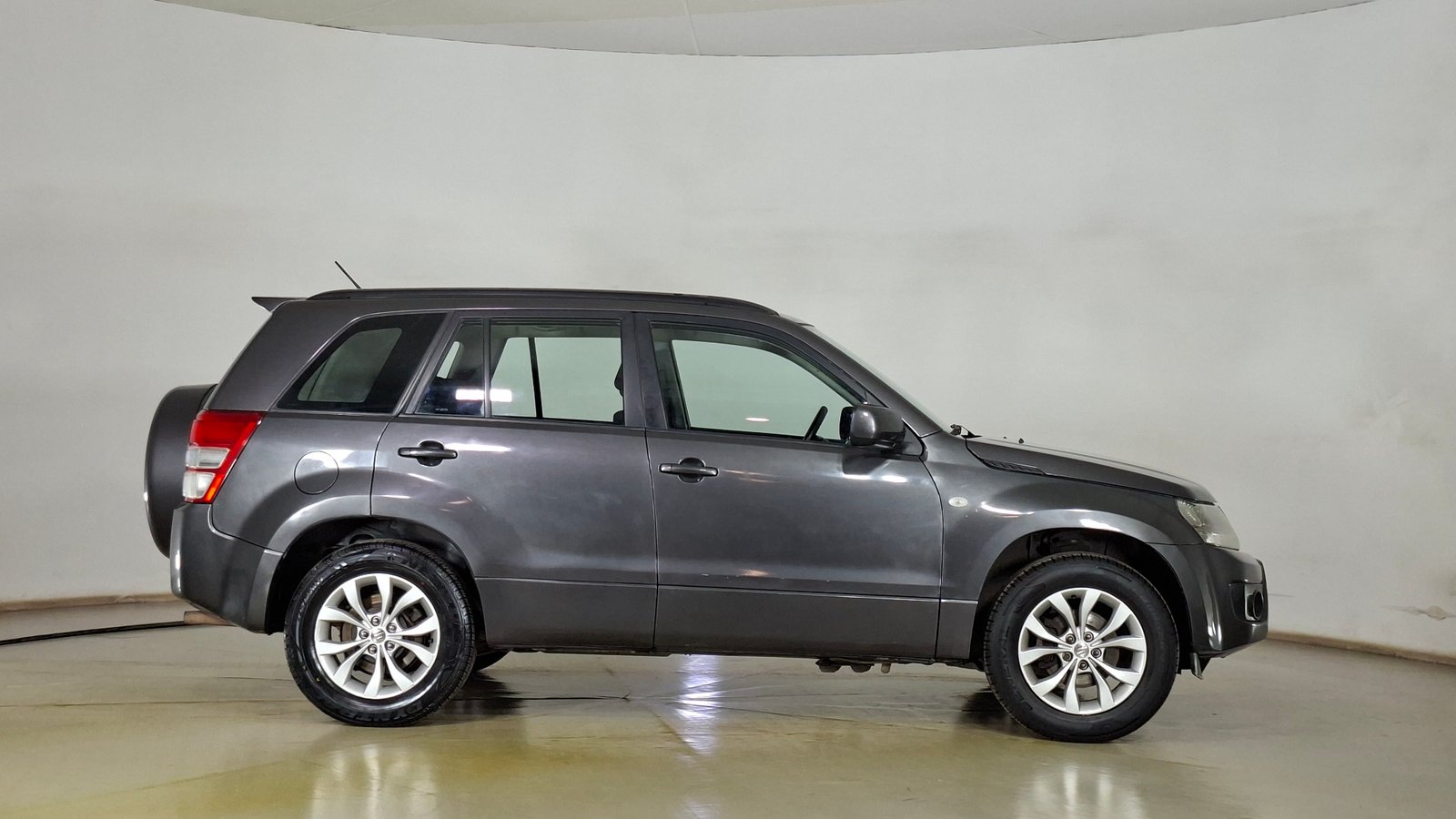 Suzuki GrandNomade 2015 - Imagen 4 de 15
