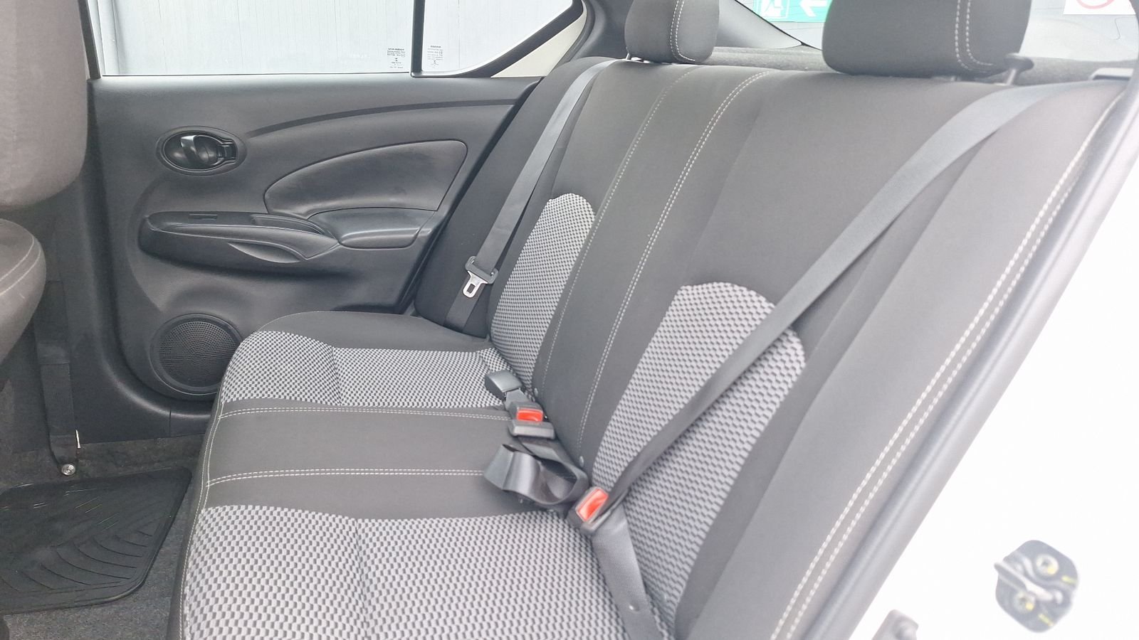 Nissan Versa 2019 - Imagen 12 de 14