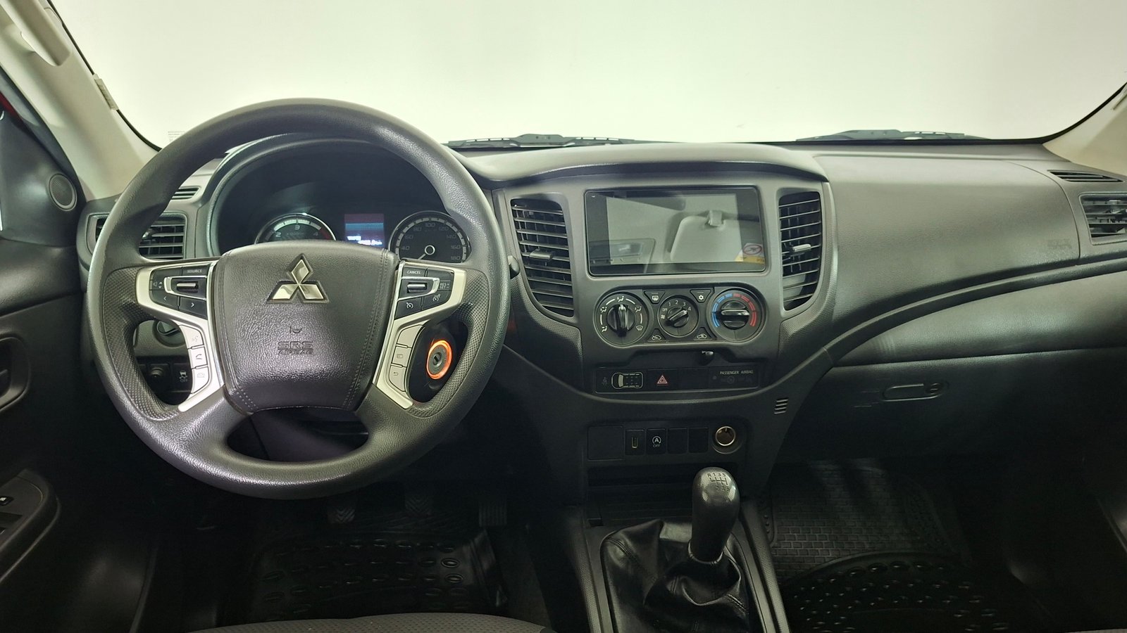 Mitsubishi L200 2024 - Imagen 8 de 16