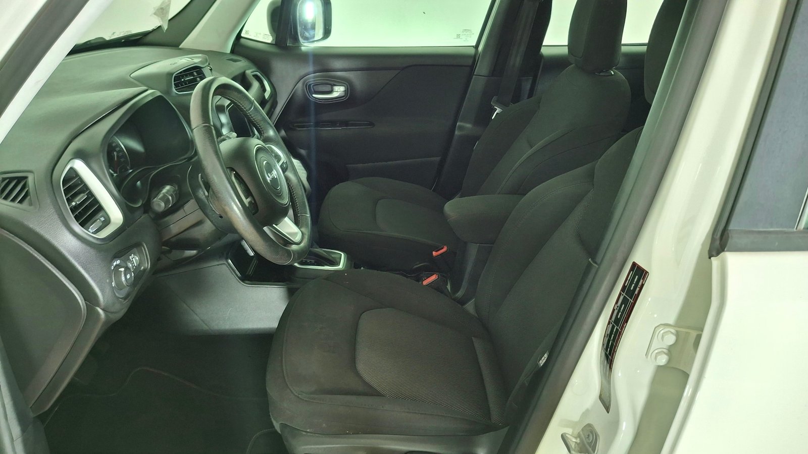 Jeep Renegade 2022 - Imagen 13 de 16