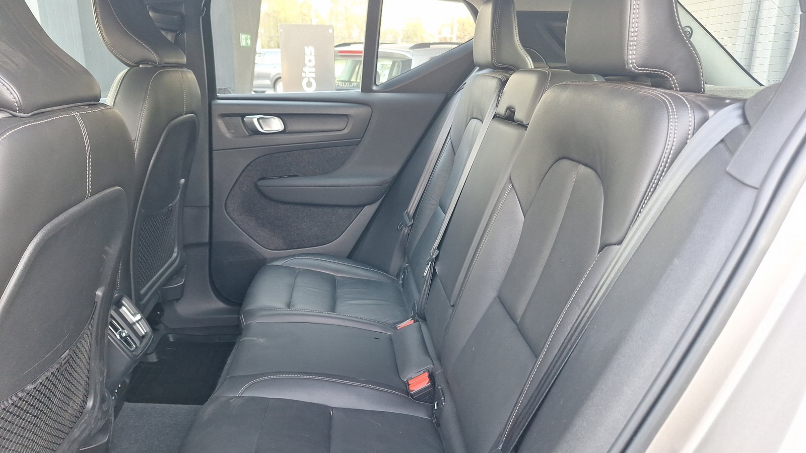 Volvo XC40 2022 - Imagen 14 de 16