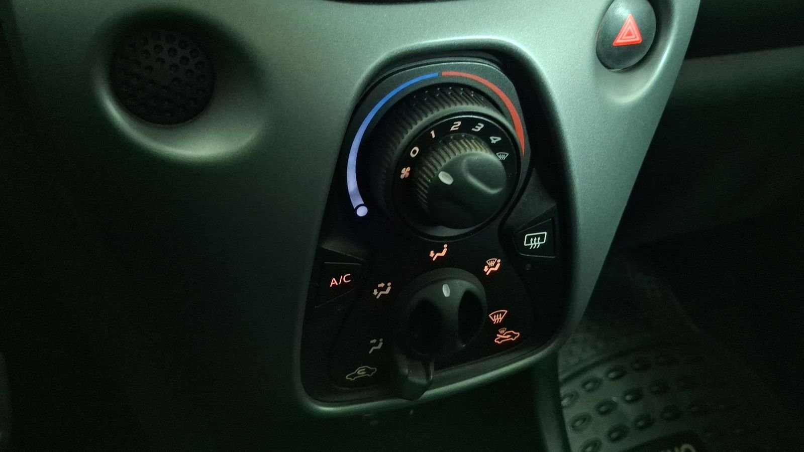 Toyota AYGO 2020 - Imagen 15 de 16