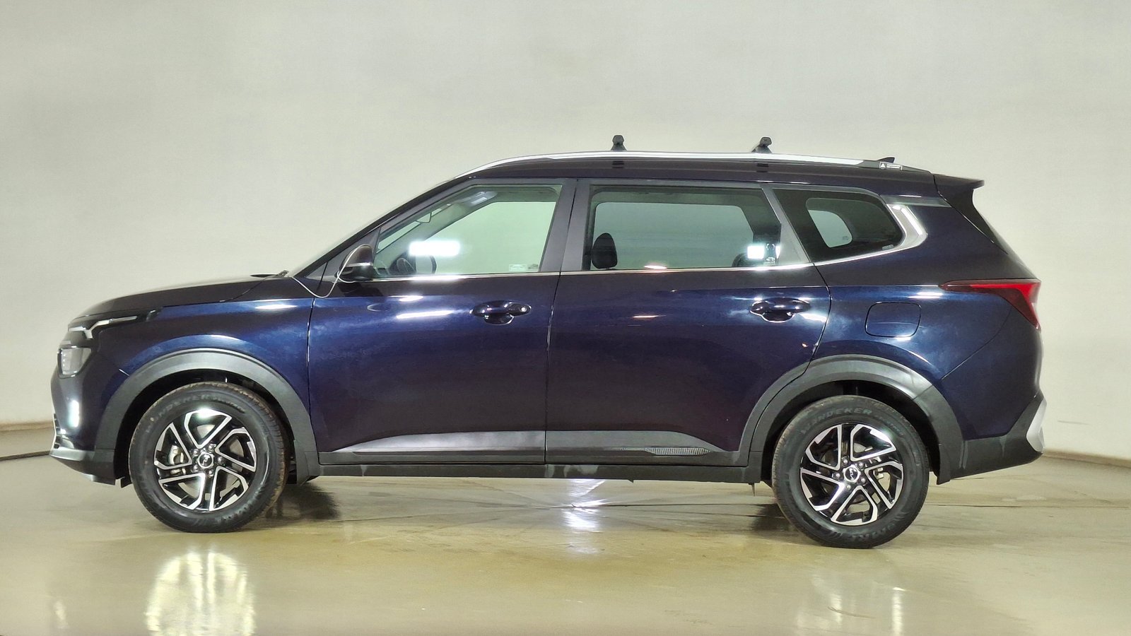 Kia Carens 2023 - Imagen 7 de 17