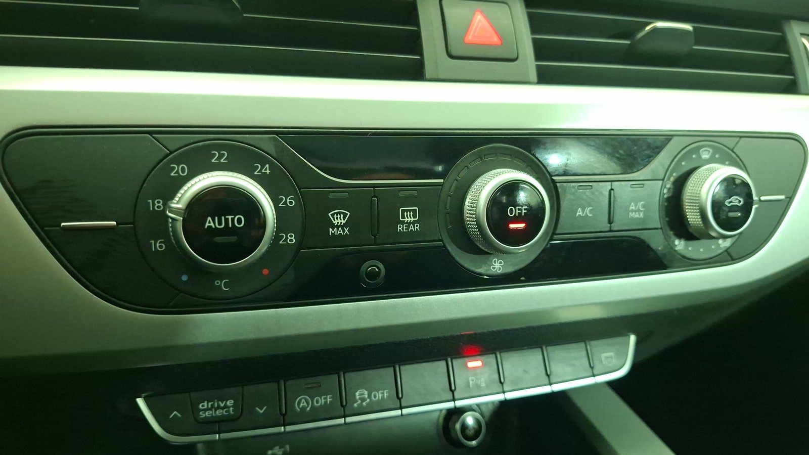 Audi A4 2018 - Imagen 16 de 17