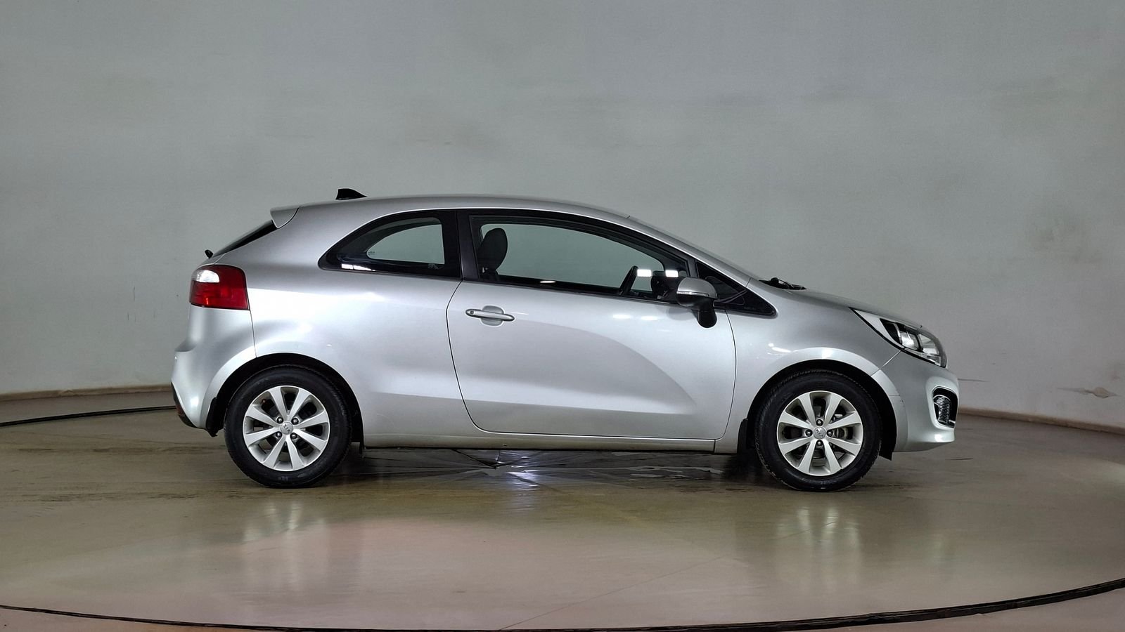 Kia RIO 3 2015 - Imagen 4 de 16