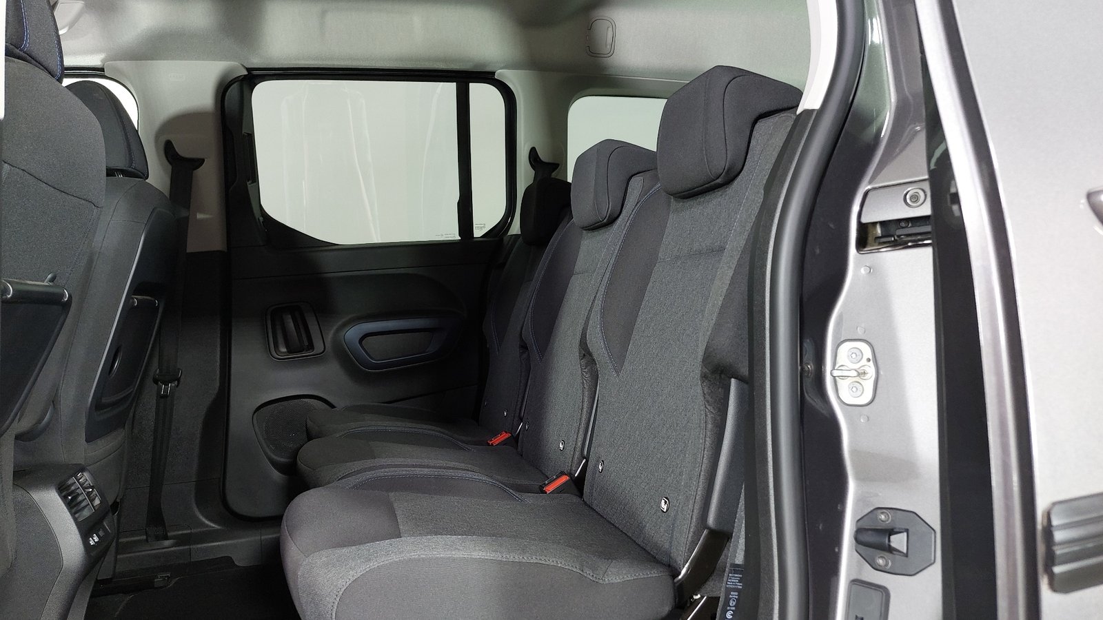 Peugeot Rifter 2023 - Imagen 14 de 16