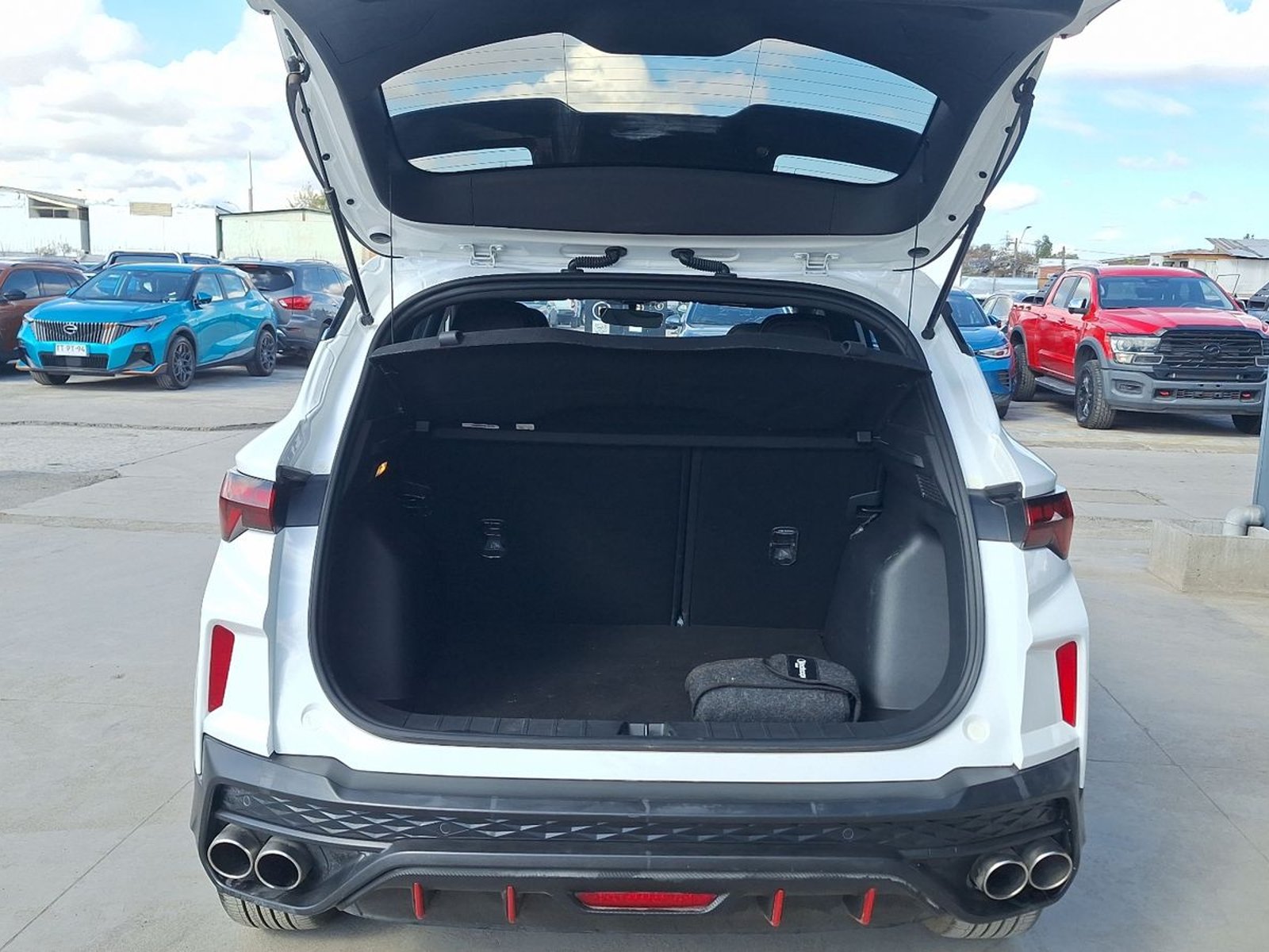Geely Coolray 2024 - Foto 4 de 16