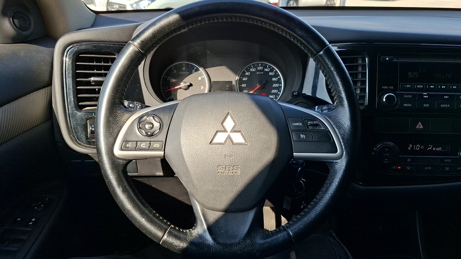 Mitsubishi Outlander 2015 - Imagen 8 de 14