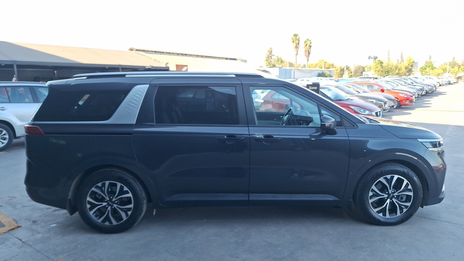 Kia Carnival 2023 - Imagen 5 de 16