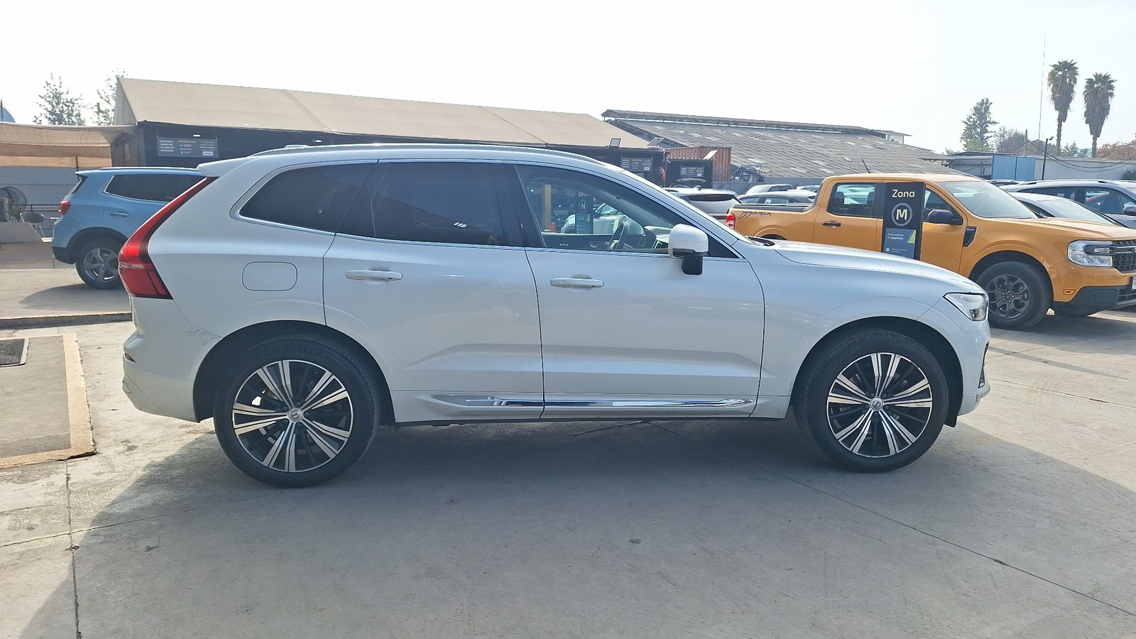 Volvo XC60 2022 - Foto 5 de 16