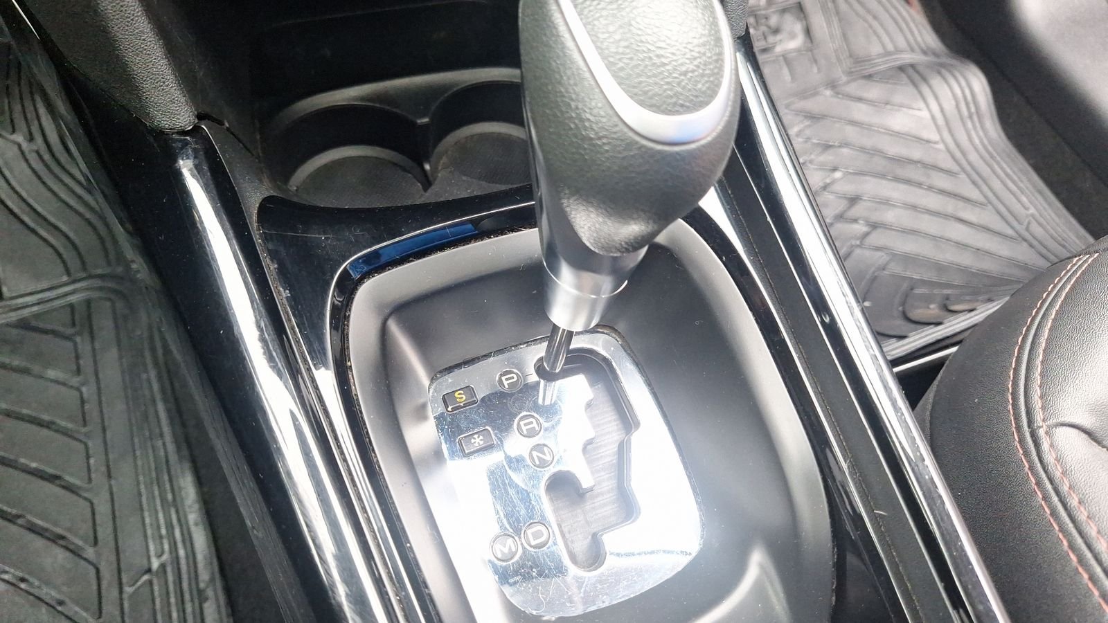 Peugeot 2008 2019 - Imagen 11 de 16