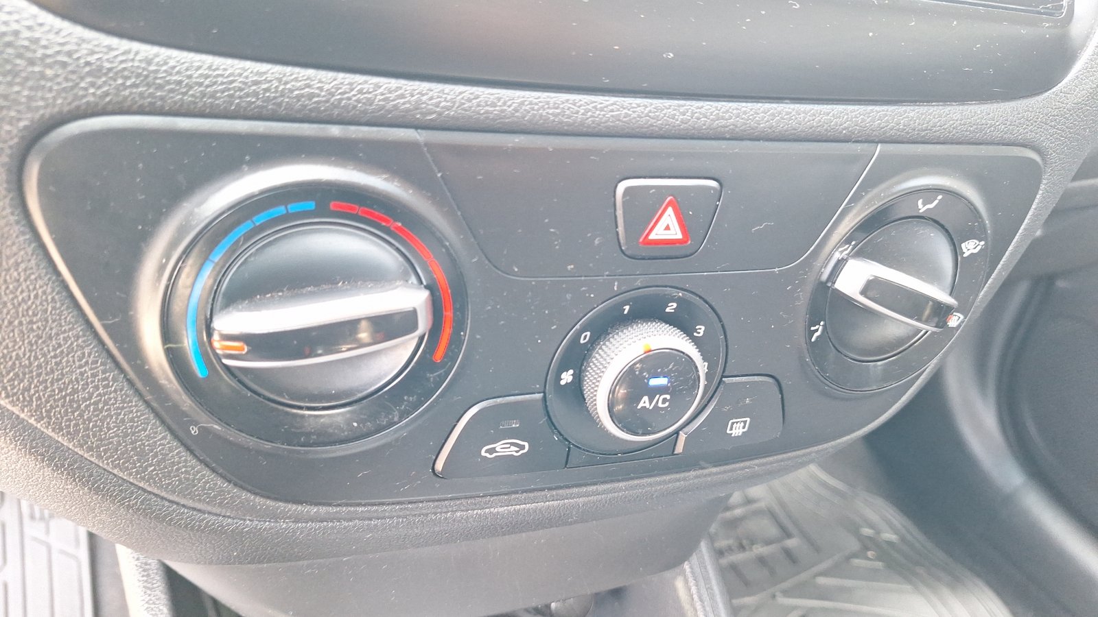 Hyundai Accent 2023 - Imagen 15 de 15