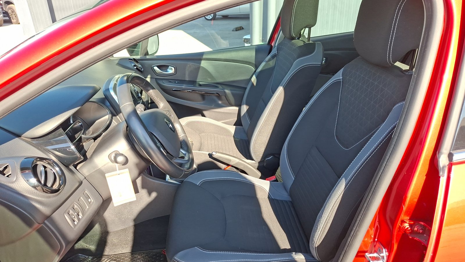 Renault Clio 2016 - Imagen 14 de 16