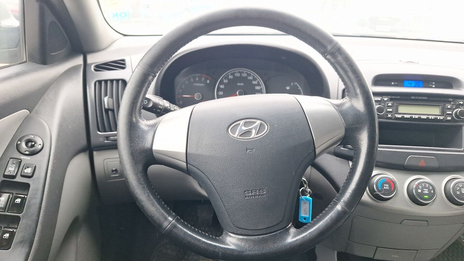 Hyundai Elantra 2011 - Imagen 8 de 14