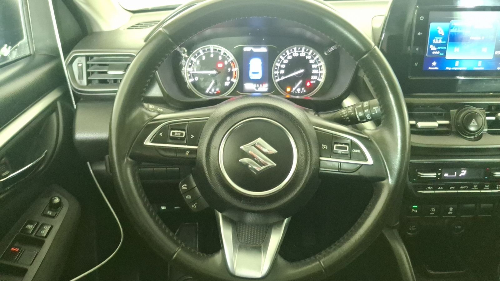 Suzuki Grand Vitara 2023 - Imagen 8 de 16