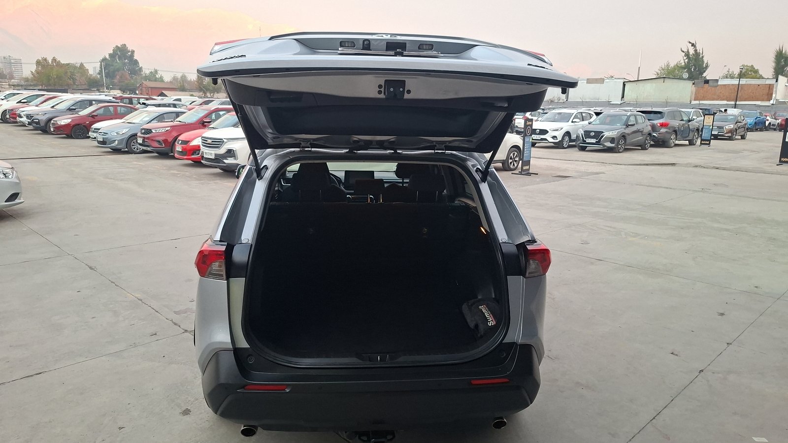 Toyota RAV4 2019 - Imagen 4 de 15