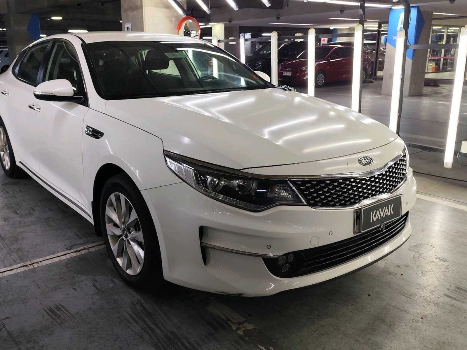 Kia Optima 2018 - Foto 3 de 4