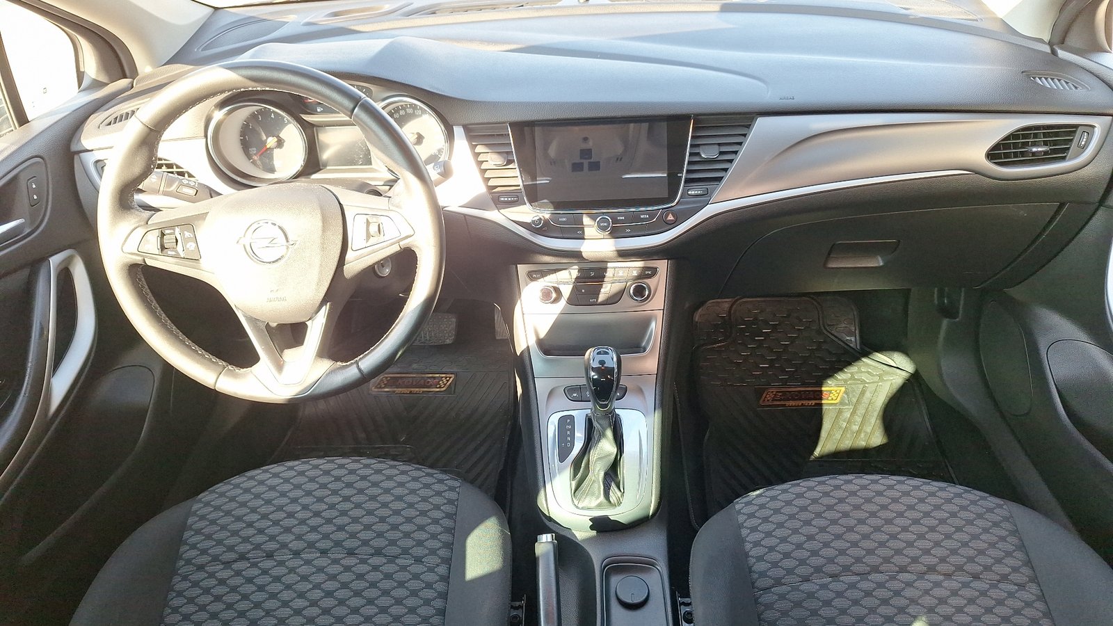 Opel Astra 2018 - Imagen 6 de 16