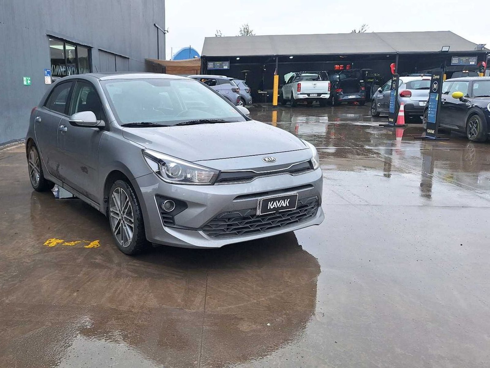 Kia RIO 5 2022 - Foto 3 de 4