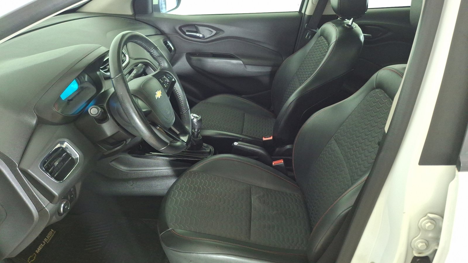 Chevrolet Onix 2018 - Imagen 12 de 15