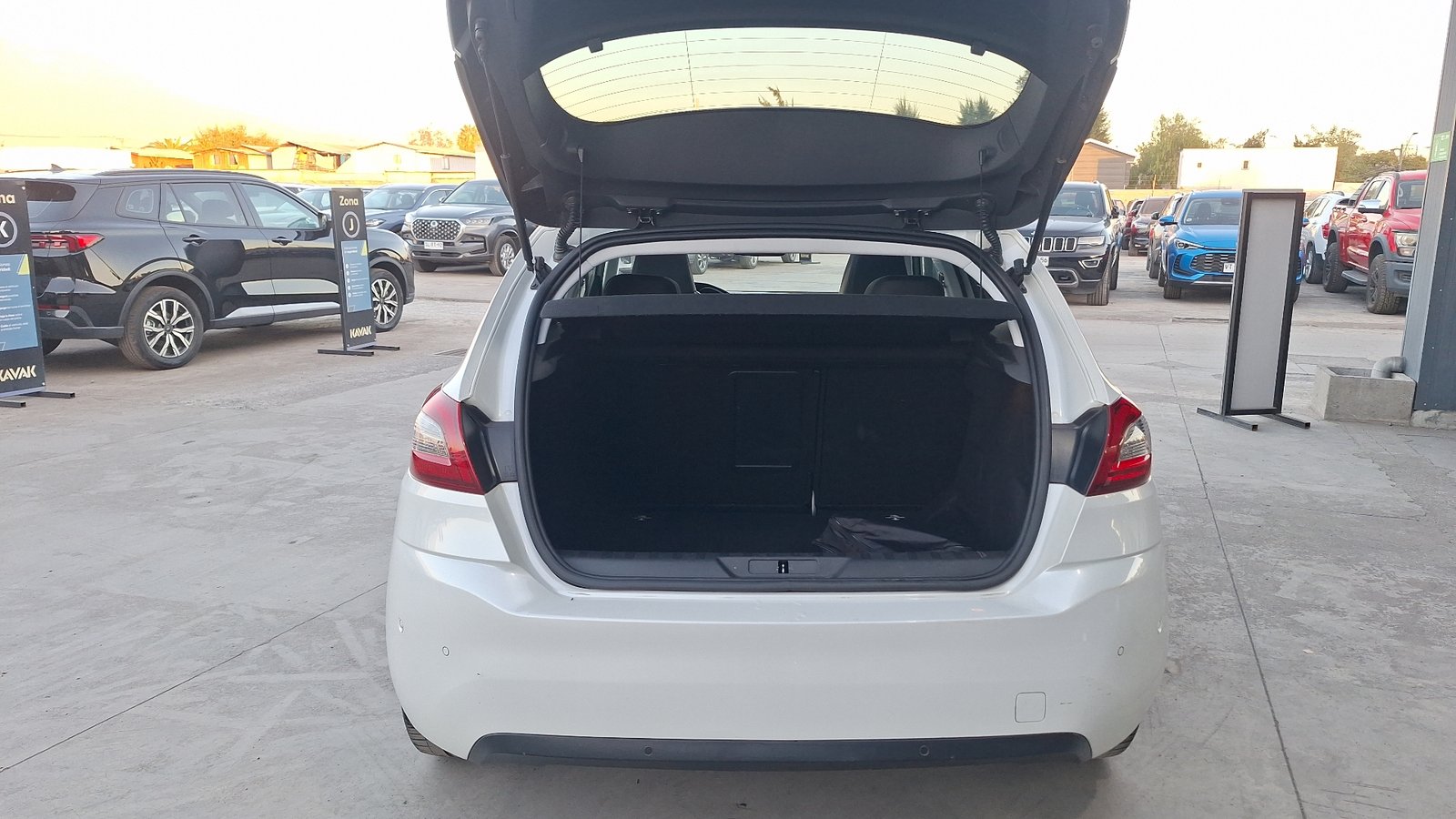 Peugeot 308 2019 - Imagen 4 de 16