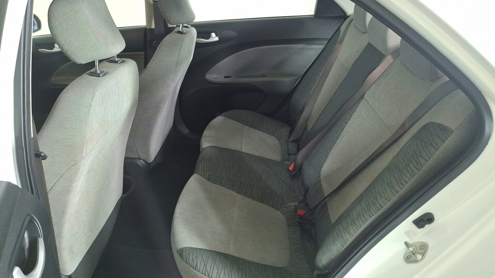 Kia Soluto 2019 - Imagen 14 de 16