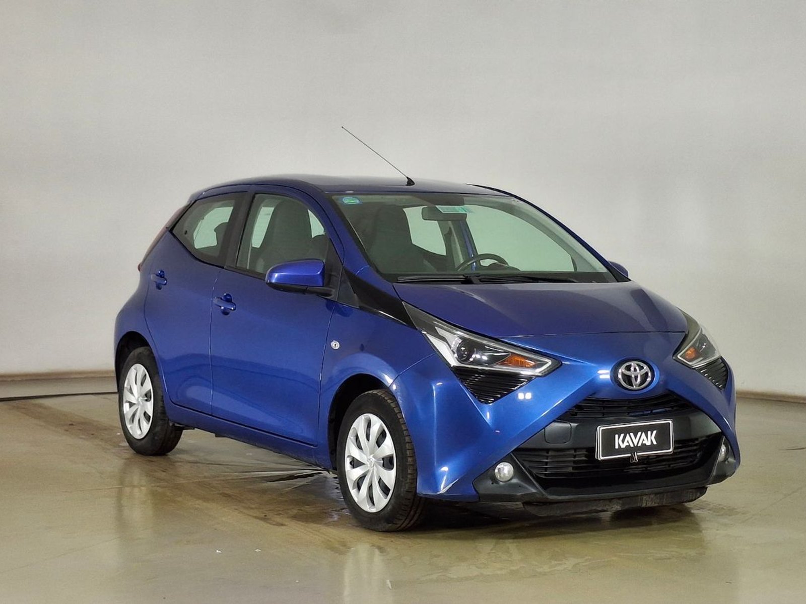 Toyota AYGO 2020 - Foto 3 de 16