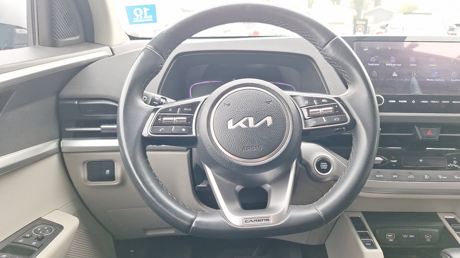 Kia Carens 2023 - Imagen 8 de 16