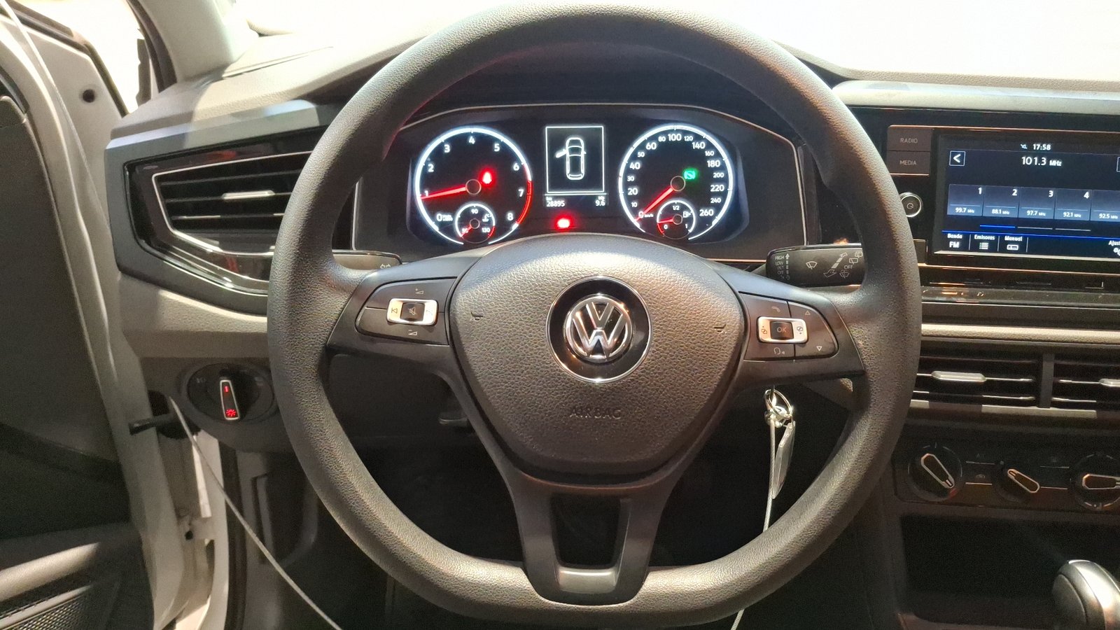 Volkswagen Polo 2023 - Imagen 8 de 15