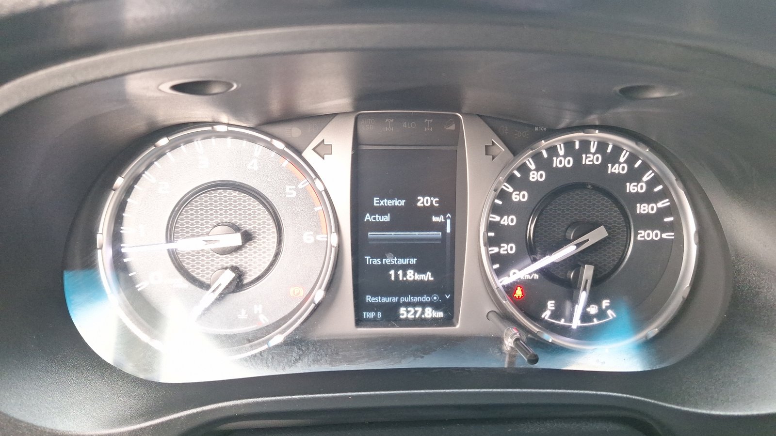 Toyota Hilux 2022 - Imagen 8 de 14