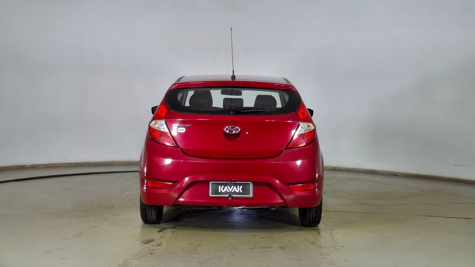 Hyundai Accent 2016 - Foto 5 de 16