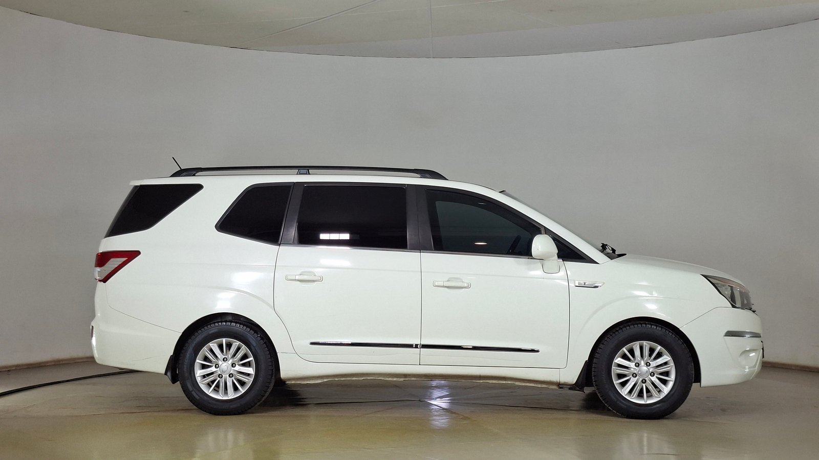 Ssangyong STAVIC 2018 - Foto 4 de 15
