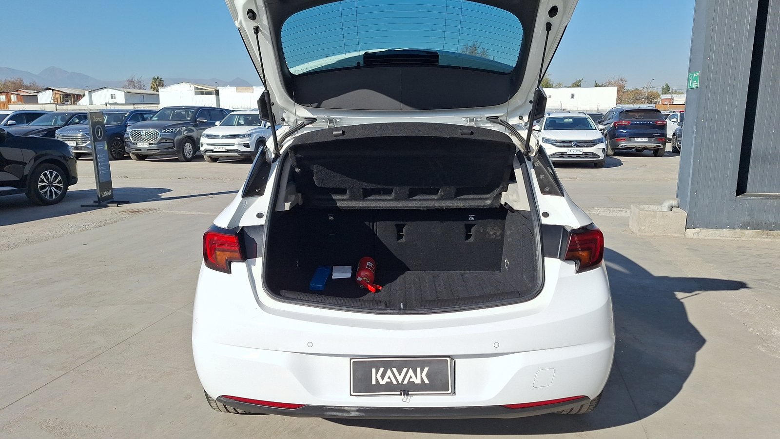 Opel Astra 2018 - Foto 4 de 16