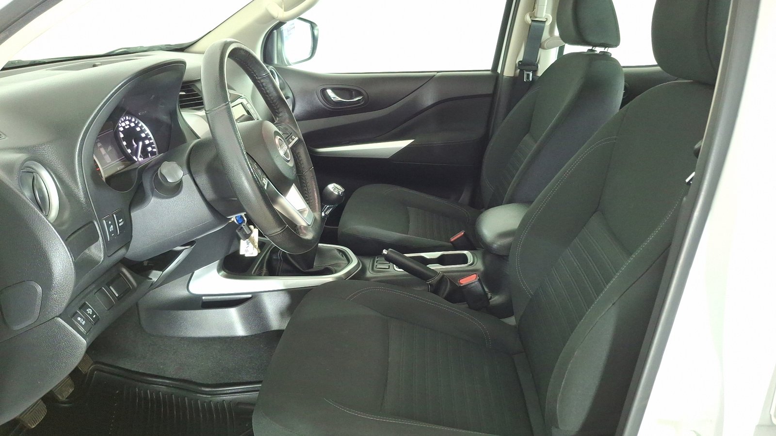 Nissan Navara 2023 - Imagen 14 de 16