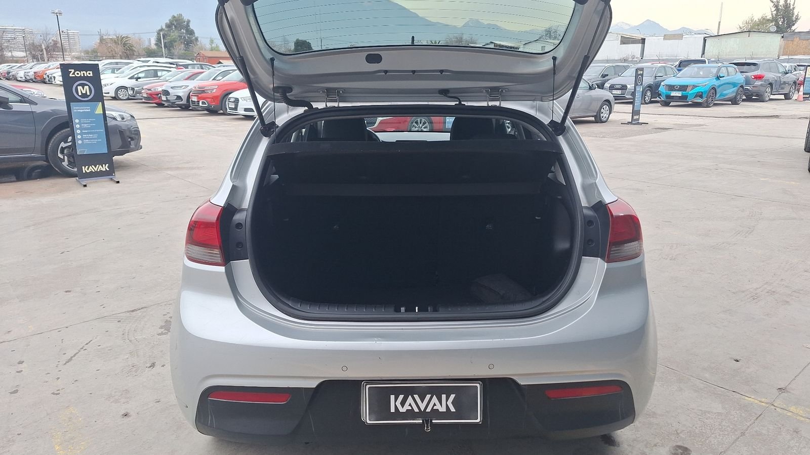 Kia RIO 5 2018 - Imagen 4 de 15